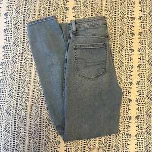 Light Wash American Eagle Mom Jean